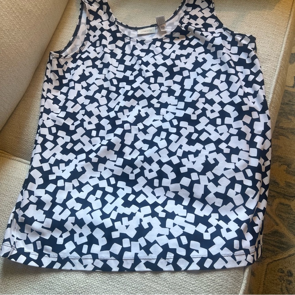 Chico's Black and White sleeveless  Patterned Tank Top. NWT

Chico’s 2 = Large
